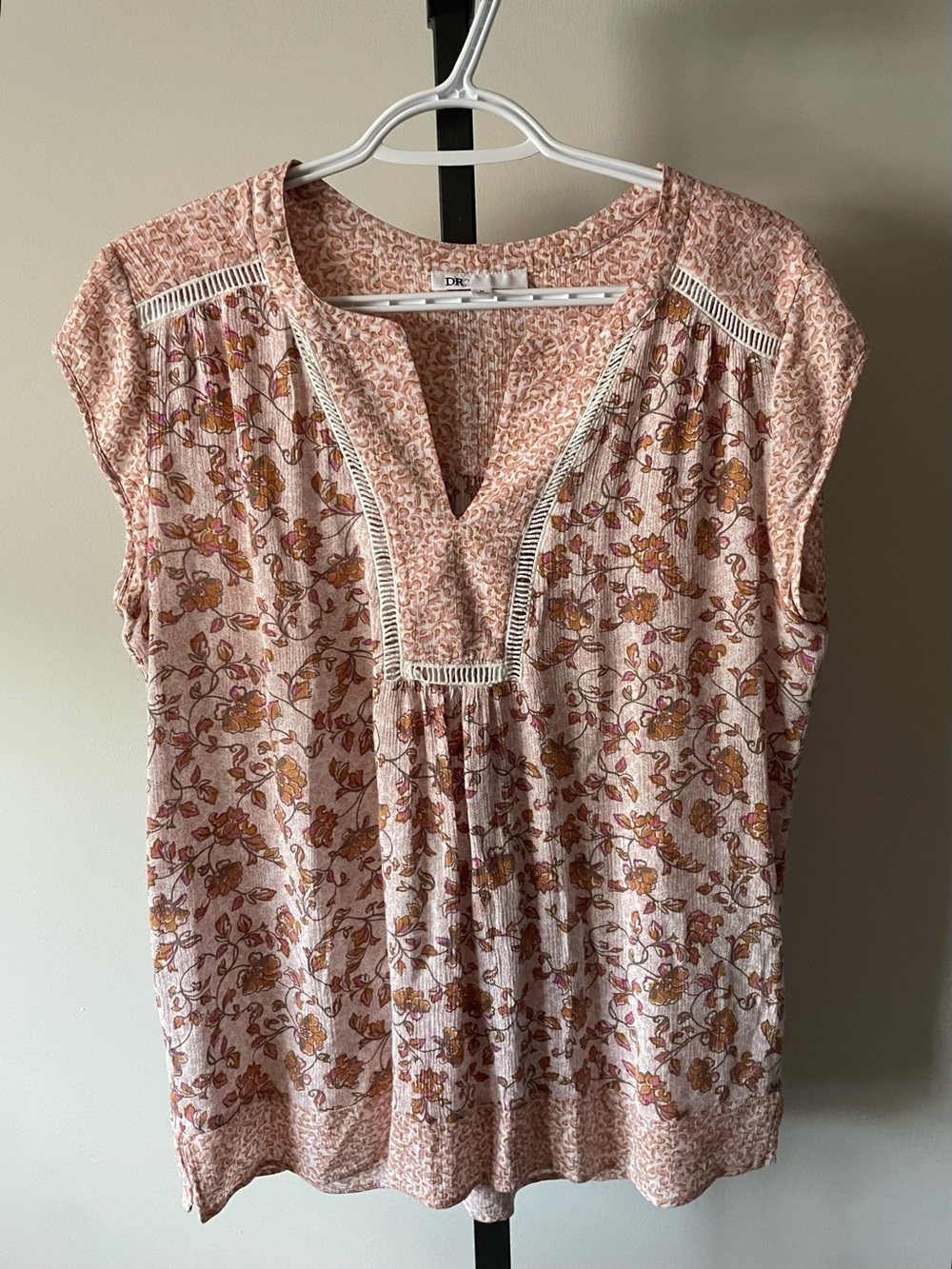 DR2 by Daniel Rainn Floral Crochet Lace Split Neck Peasant Blouse Boho